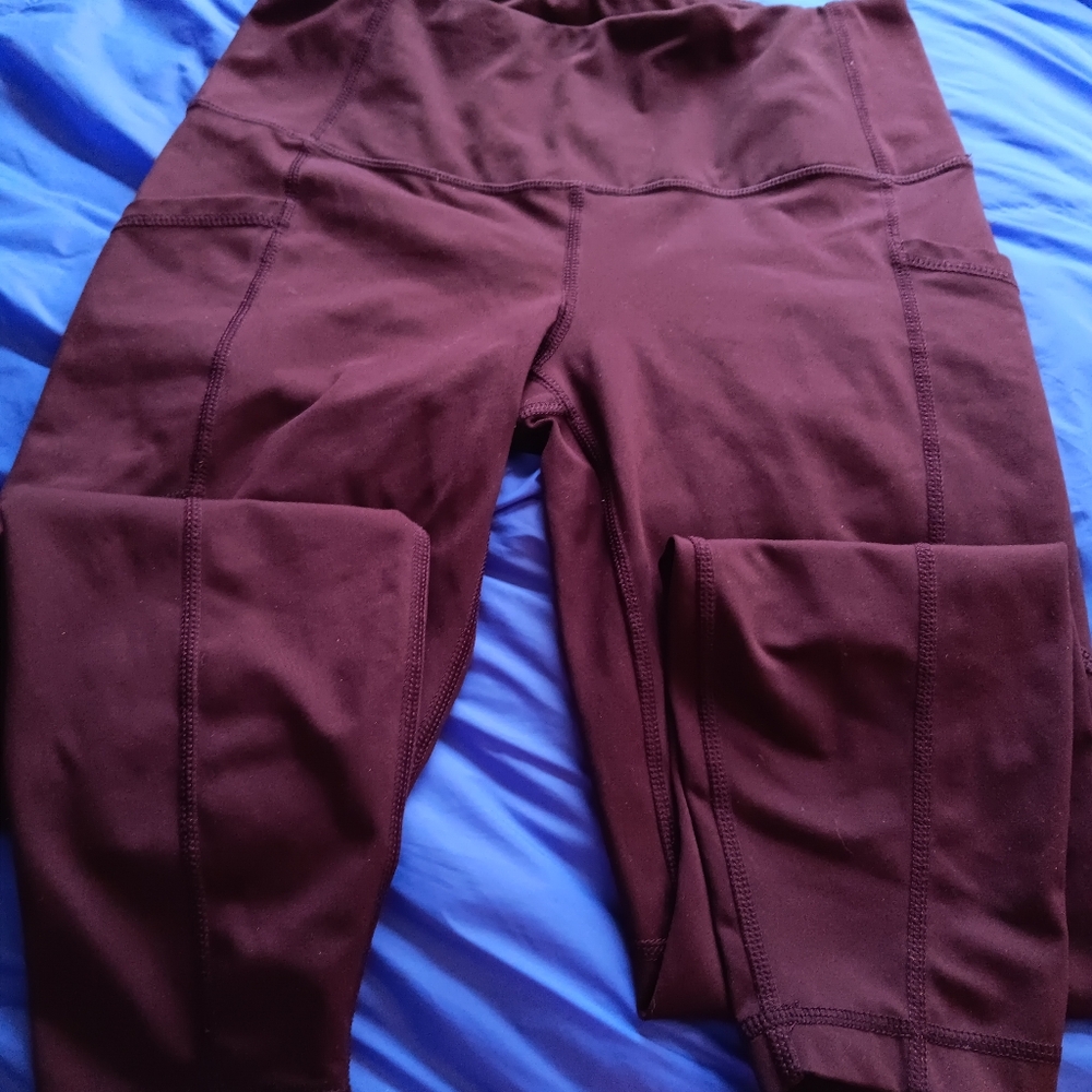 YOGALICIOUS LEGGINGS Medium Pockets Gorgeous Shade Of Purple